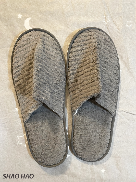 Adult ( size us 11) disposable slipper